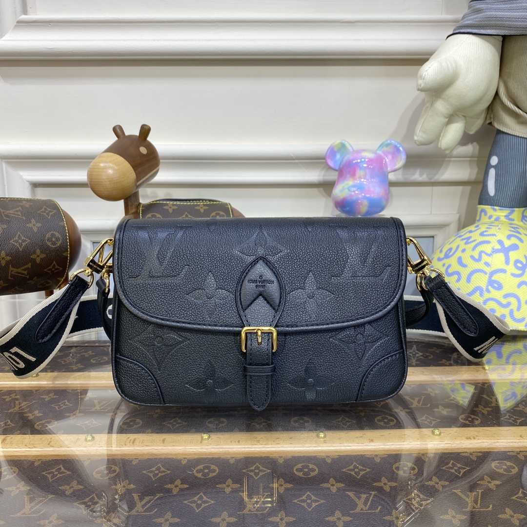 Louis Vuitton Diane (23 x 16 x 8.5cm)  M46386 - FashionPlug