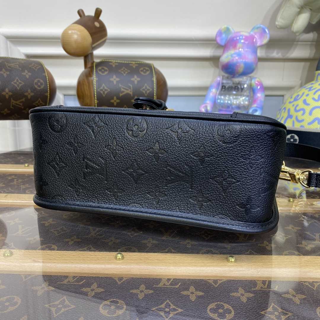 Louis Vuitton Diane (23 x 16 x 8.5cm)  M46386 - FashionPlug