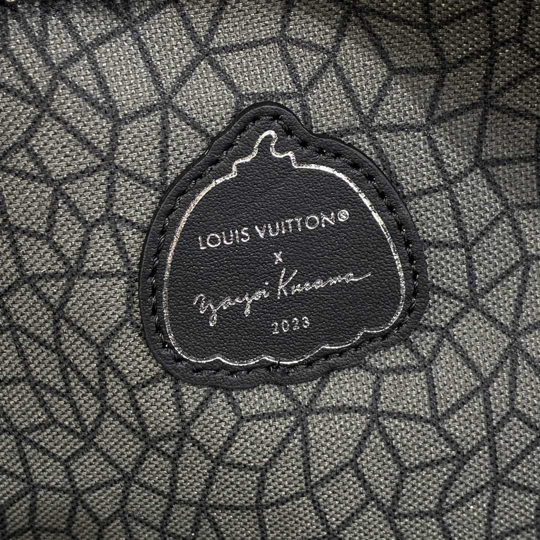 Louis Vuitton LV x YK Discovery Backpack (30*40*20cm)    M46440 - FashionPlug