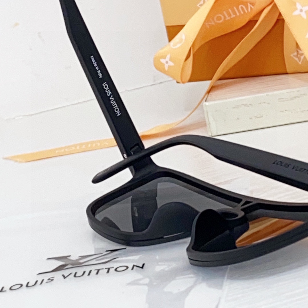 Louis Vuitton LV Waimea Sunglasses   Z1082 - FashionPlug