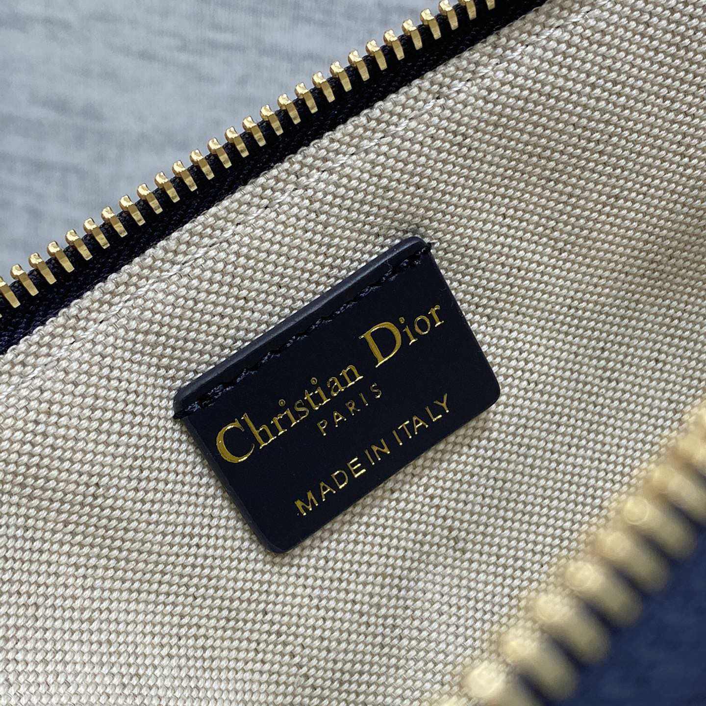 Dior Club Bag - FashionPlug
