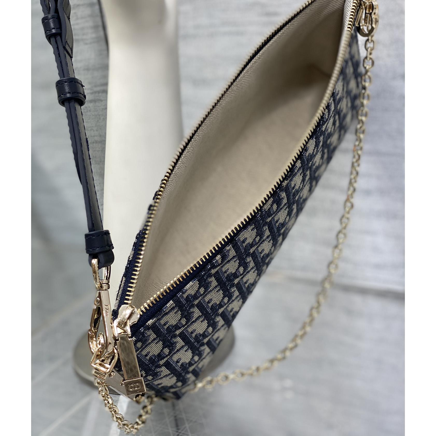 Dior Club Bag - FashionPlug