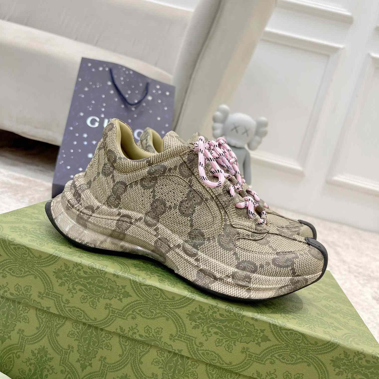 Gucci Run Sneaker - FashionPlug