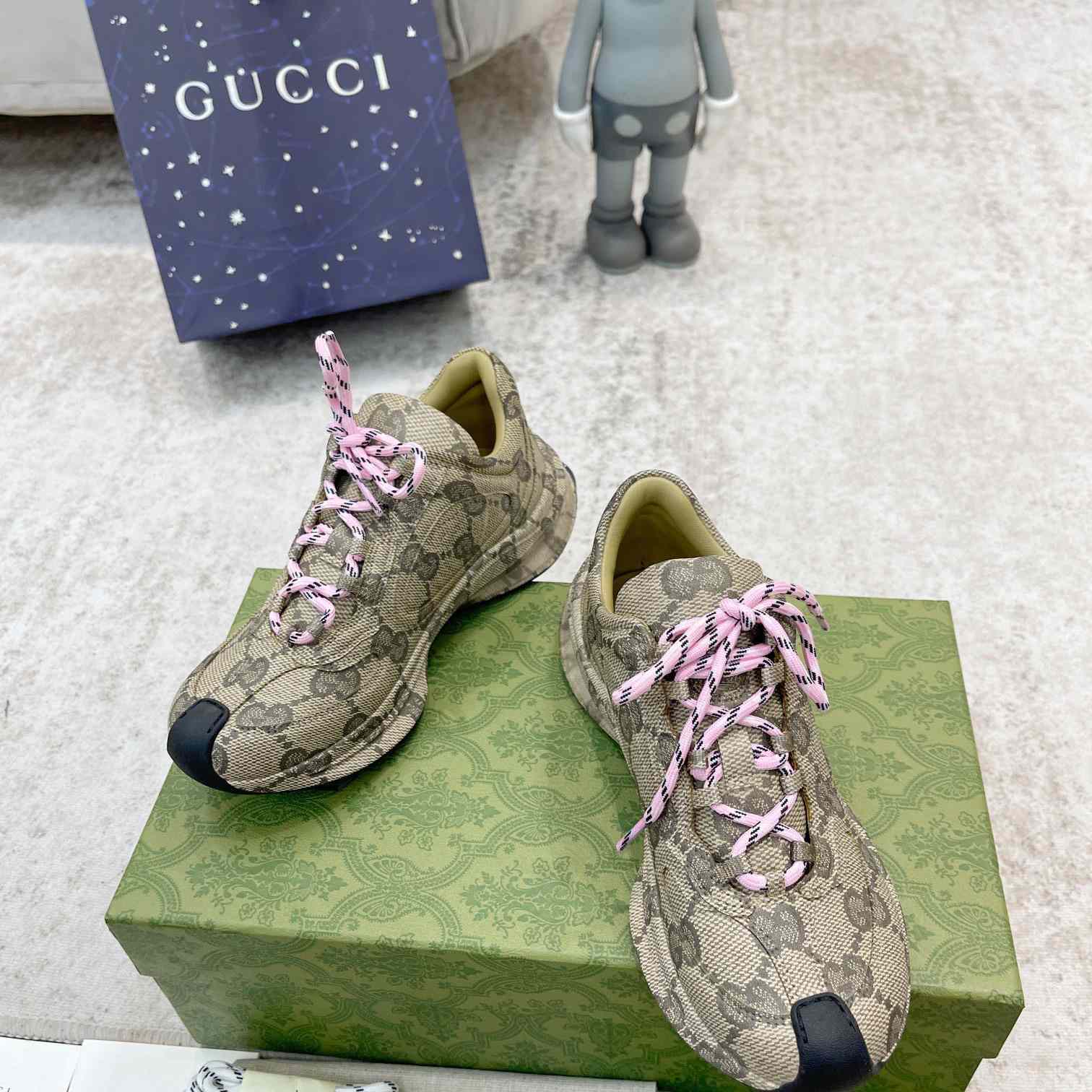 Gucci Run Sneaker - FashionPlug