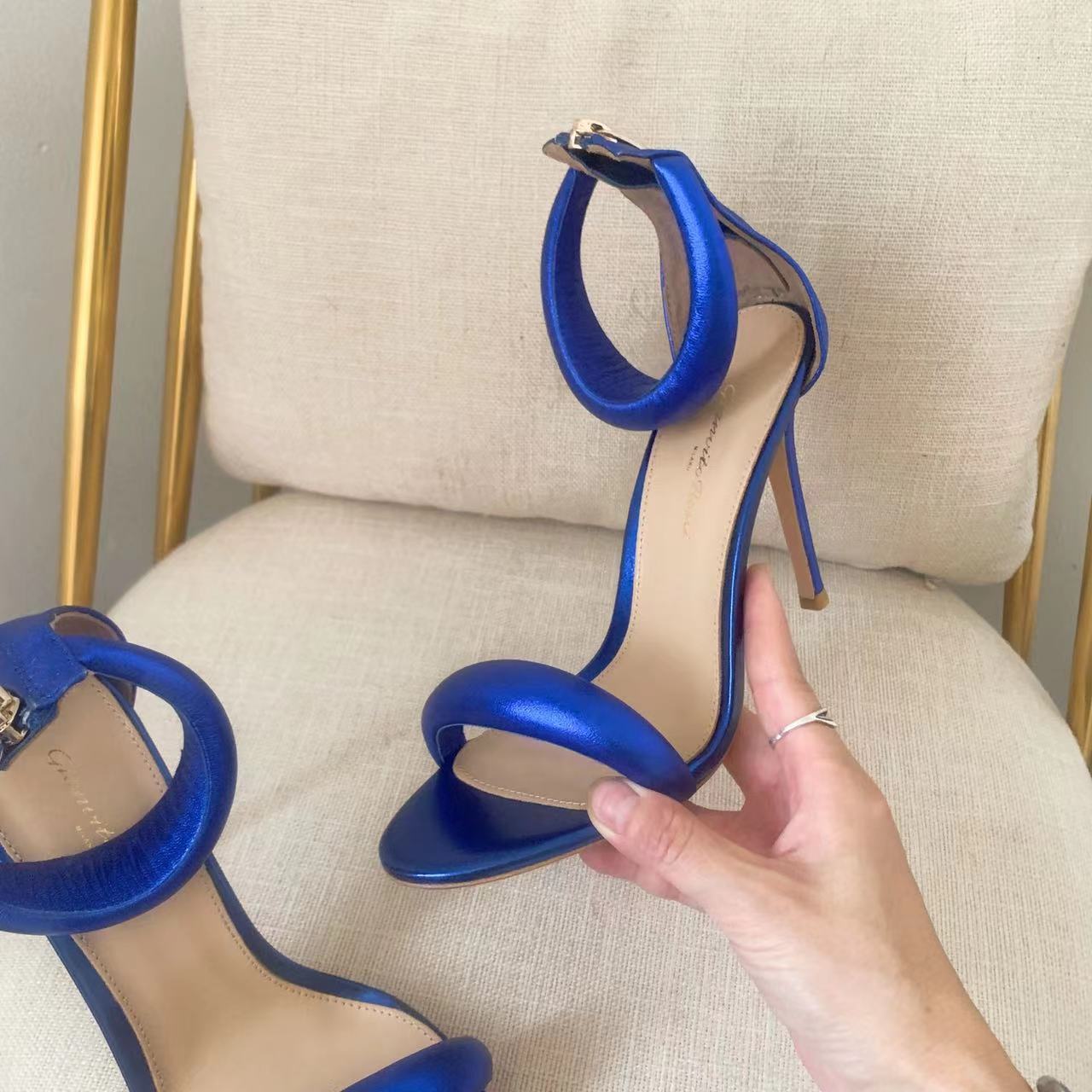 Gianvito Rossi Leather Bijoux Sandals - FashionPlug