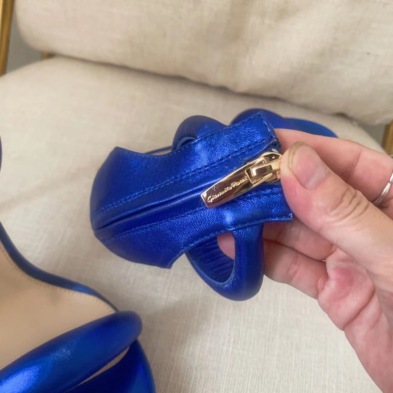 Gianvito Rossi Leather Bijoux Sandals - FashionPlug