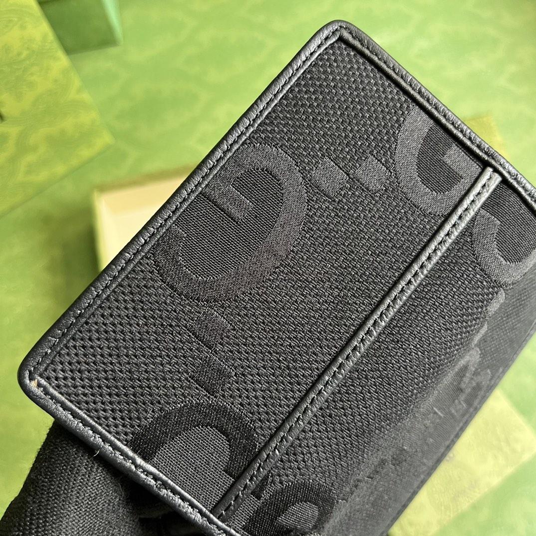Gucci Jumbo GG Card Case - FashionPlug