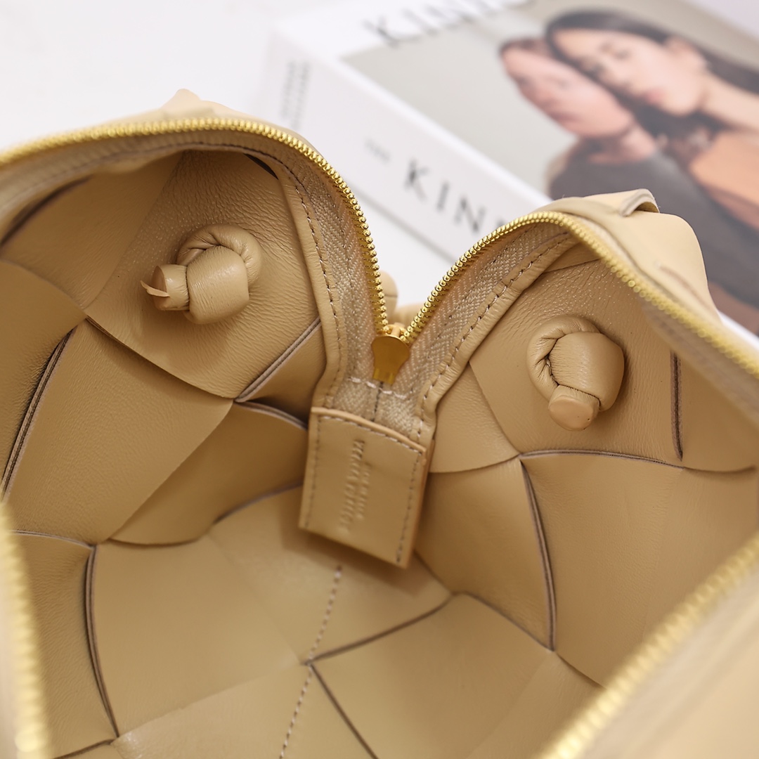Bottega Veneta Small Cassette Camera Bag - FashionPlug