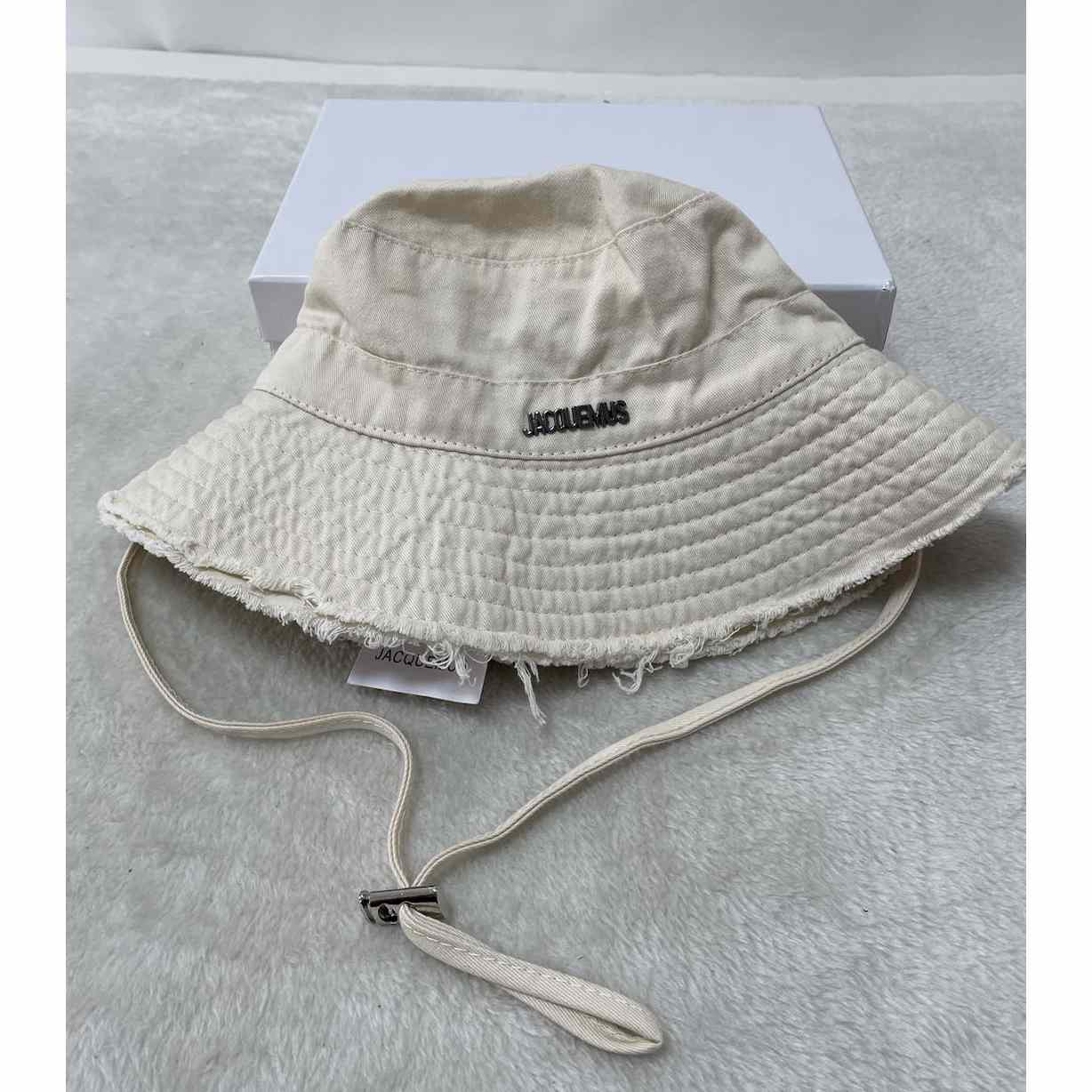 Jacquemus Le bob Artichaut Large Brim Bucket Hat - FashionPlug