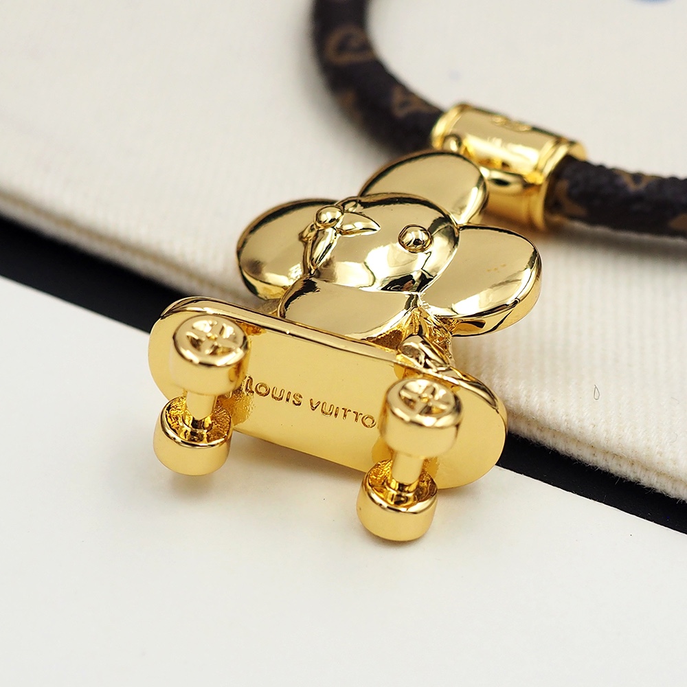 Louis Vuitton Vivienne Kick Flip Bracelet   M1051Z - FashionPlug