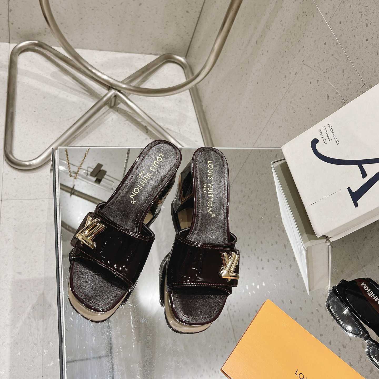 Louis Vuitton Shake Mule   1ABIDW - FashionPlug