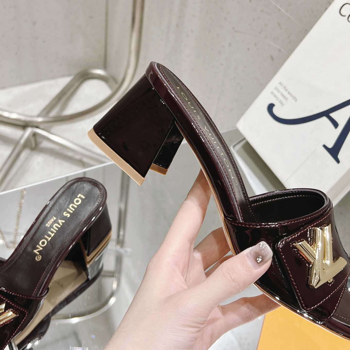 Louis Vuitton Shake Mule   1ABIDW - FashionPlug