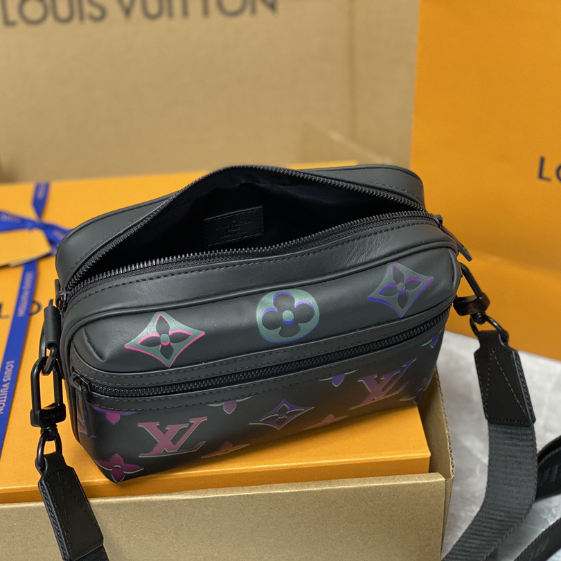  Louis Vuitton Comet Messenger PM Other Leathers(21.5-14-7.5cm)    M22495 - FashionPlug