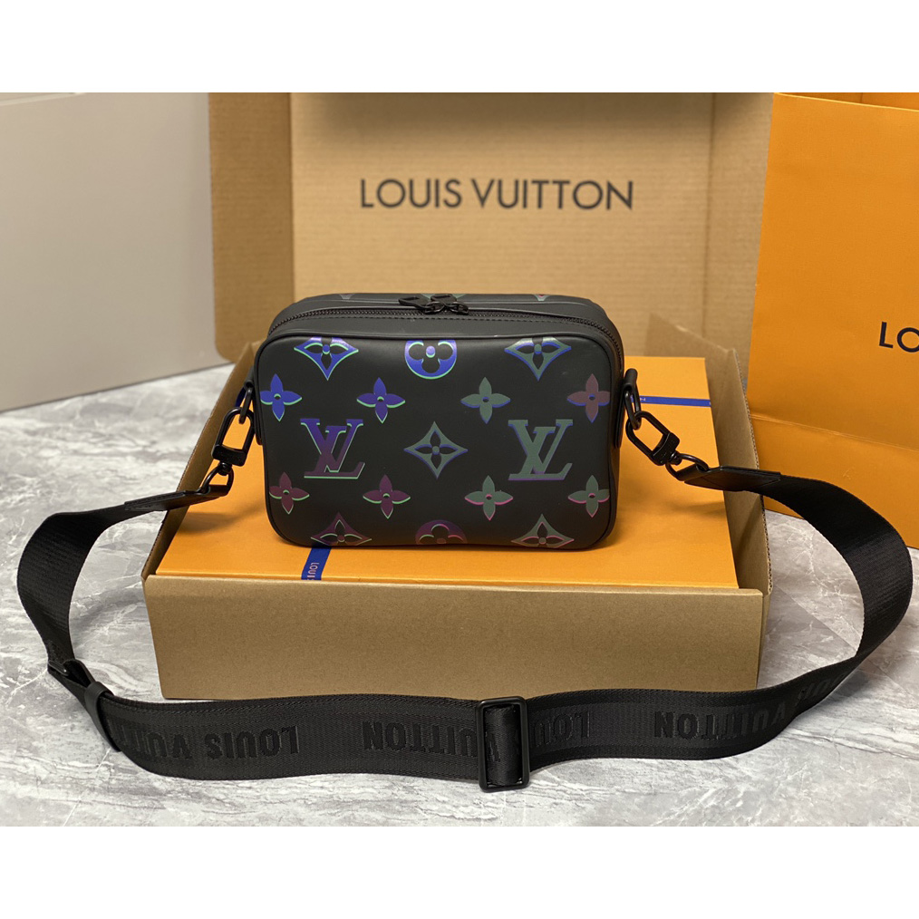  Louis Vuitton Comet Messenger PM Other Leathers(21.5-14-7.5cm)    M22495 - FashionPlug