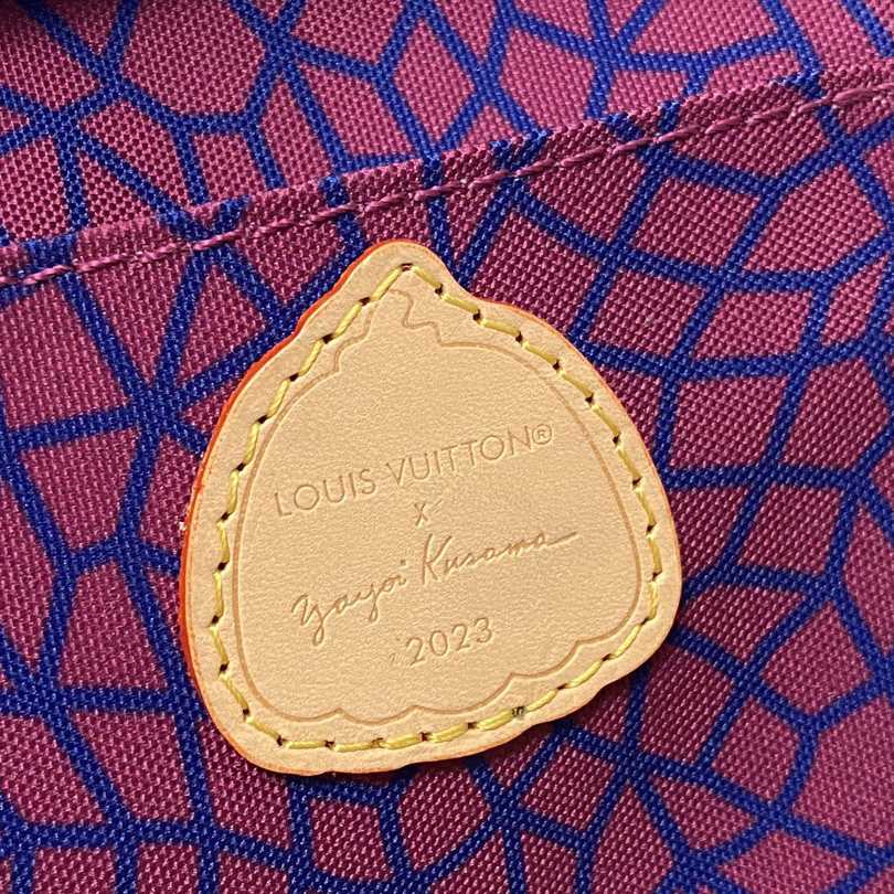 Louis Vuitton LV x YK Petit Sac Plat (14 x 17 x 5 cm)  M82112 - FashionPlug