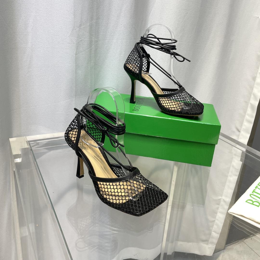 Bottega Veneta Stretch Lace-Up Sandal - FashionPlug