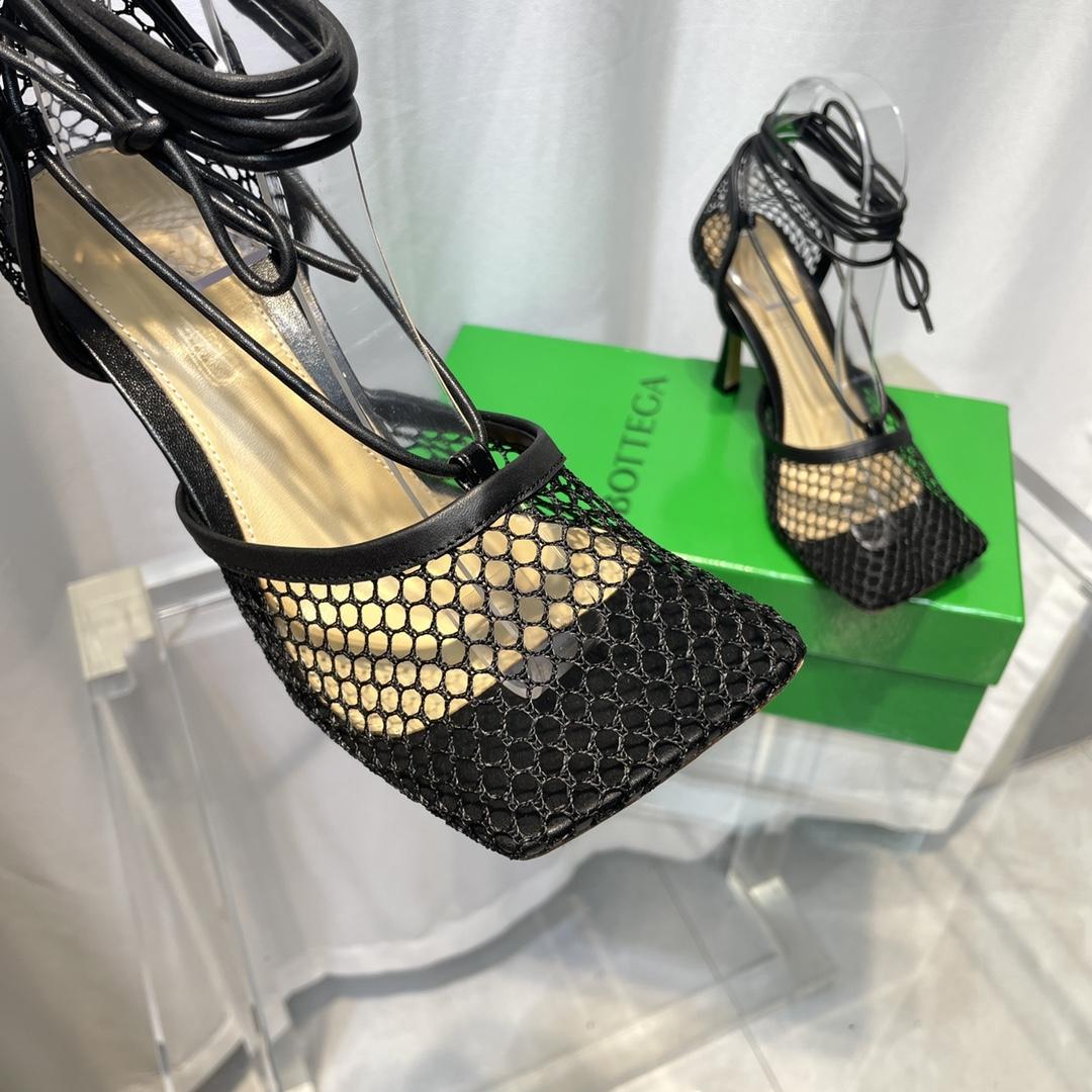 Bottega Veneta Stretch Lace-Up Sandal - FashionPlug