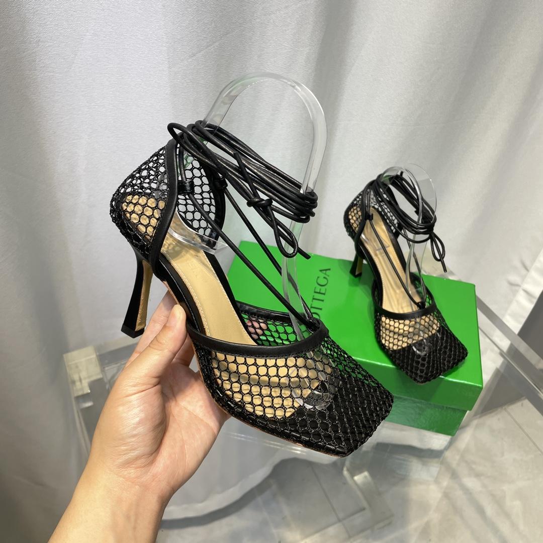 Bottega Veneta Stretch Lace-Up Sandal - FashionPlug