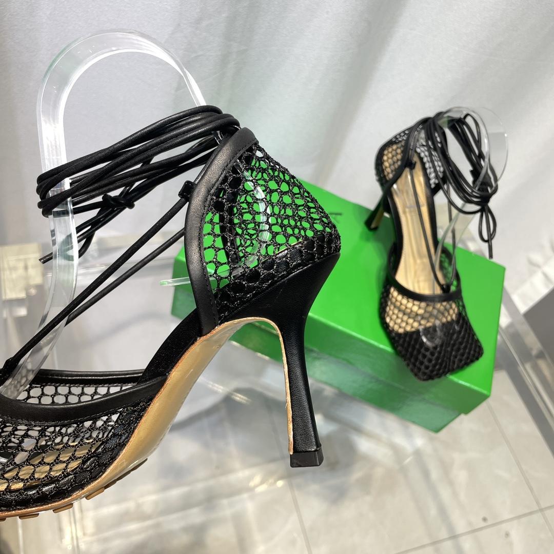 Bottega Veneta Stretch Lace-Up Sandal - FashionPlug
