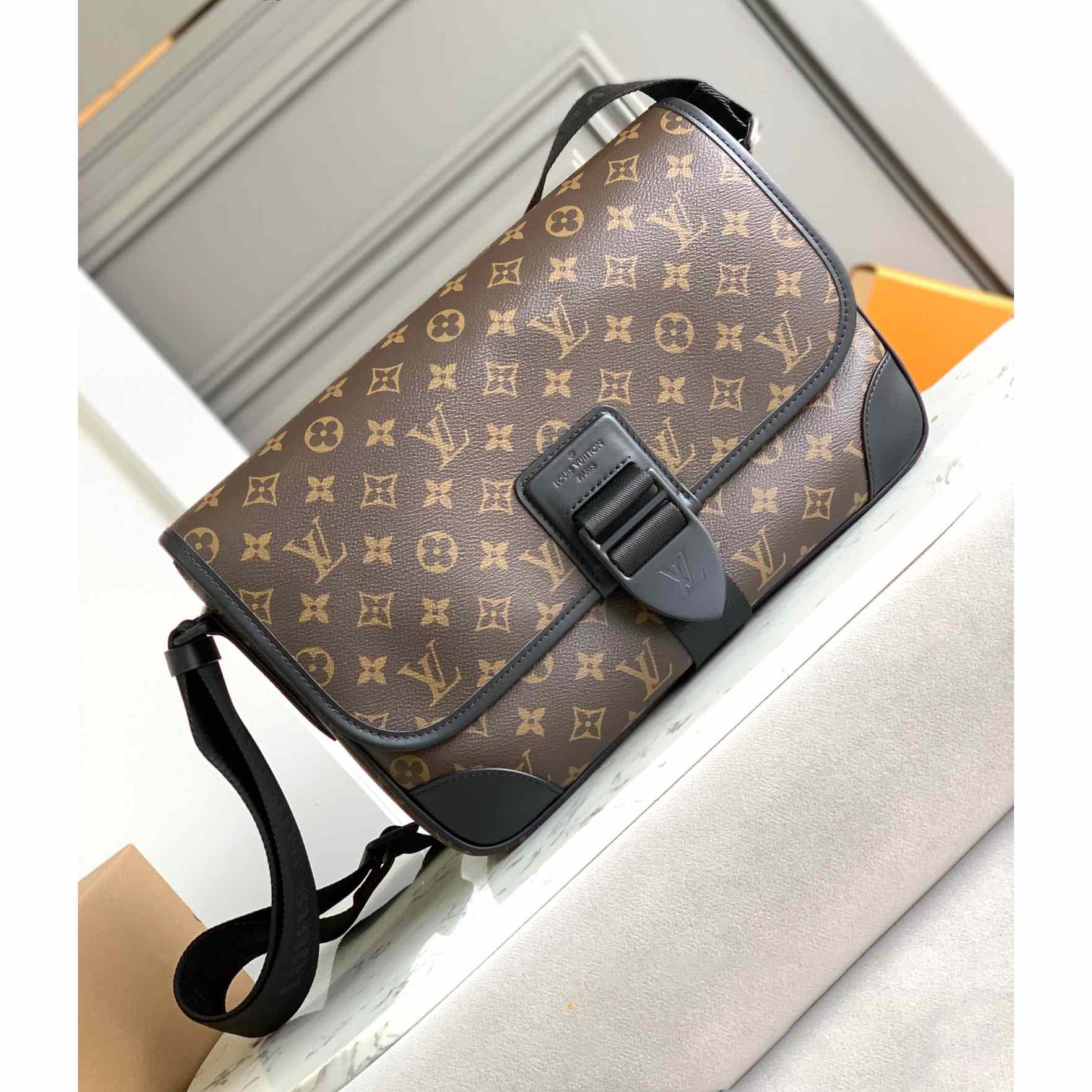 Louis Vuitton Archy Messenger MM(35x24x8CM)   M46328 - FashionPlug