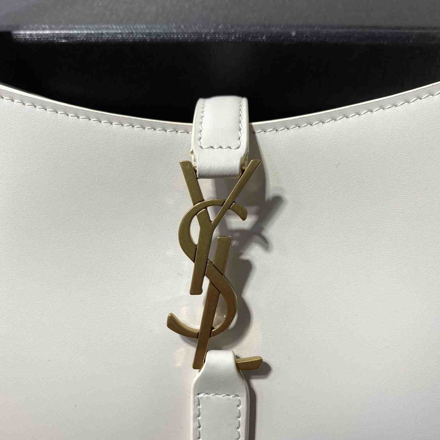 Saint Laurent Le 5 À 7 In Smooth Leather - FashionPlug