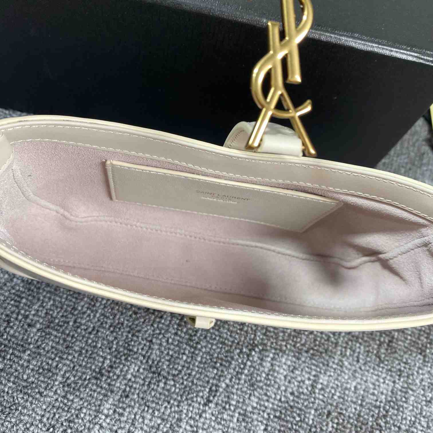Saint Laurent Le 5 À 7 In Smooth Leather - FashionPlug