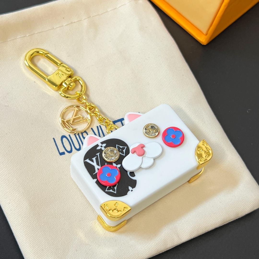 Louis Vuitton Catrunk Keyring   M00825 - FashionPlug