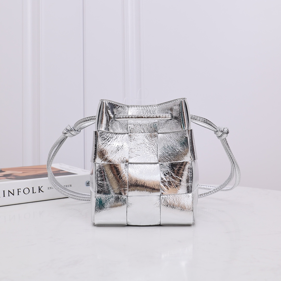 Bottega Veneta Small Cassette Cross-Body Bucket - FashionPlug