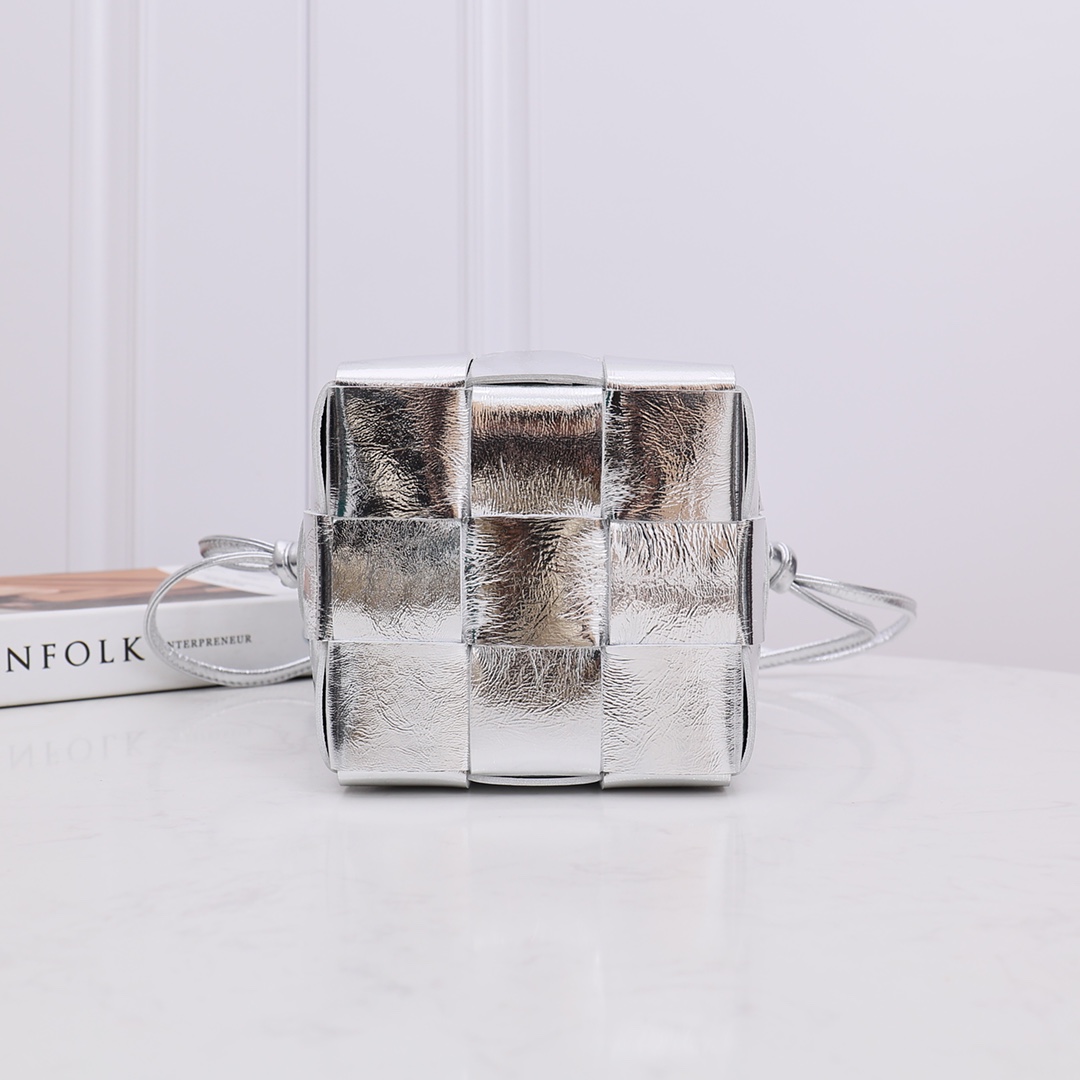 Bottega Veneta Small Cassette Cross-Body Bucket - FashionPlug