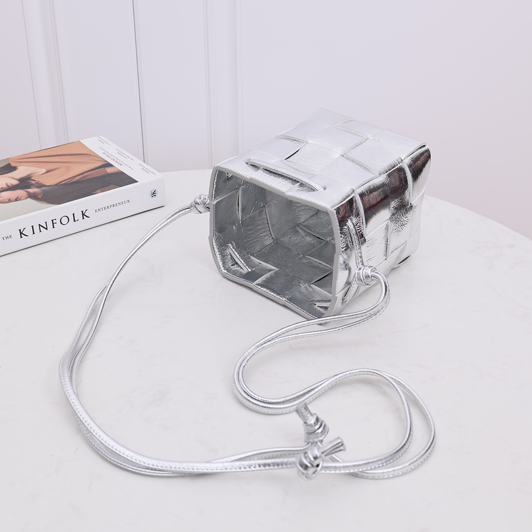 Bottega Veneta Small Cassette Cross-Body Bucket - FashionPlug