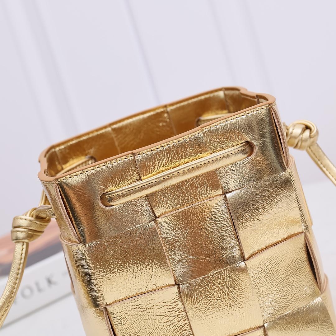 Bottega Veneta Small Cassette Cross-Body Bucket - FashionPlug