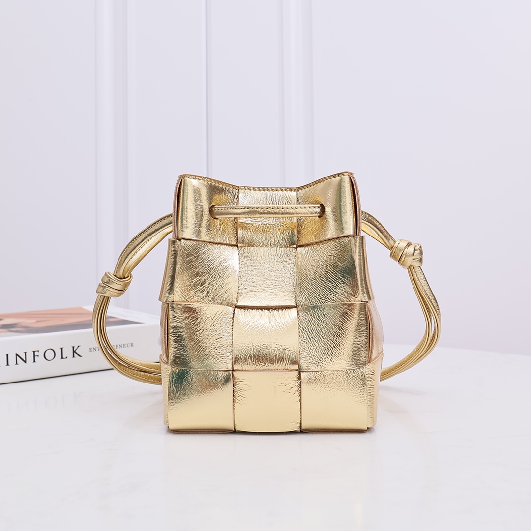 Bottega Veneta Small Cassette Cross-Body Bucket - FashionPlug