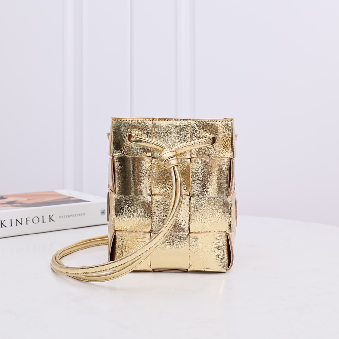 Bottega Veneta Small Cassette Cross-Body Bucket - FashionPlug
