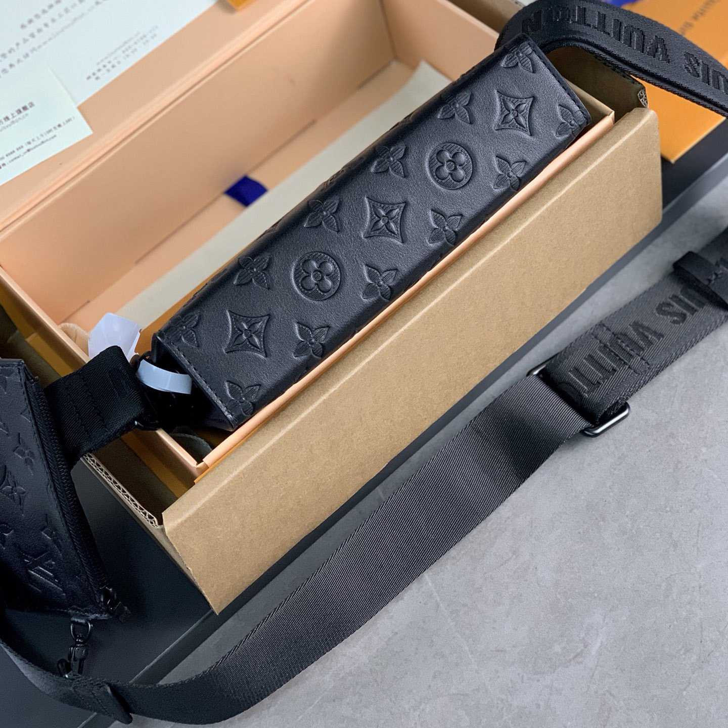 Louis Vuitton Gaston Wearable Wallet(18.5 x 11 x 6.5cm)M81115  - FashionPlug