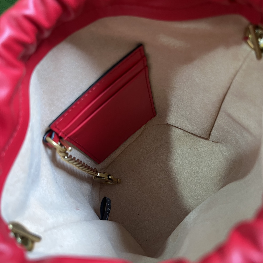Gucci GG Marmont Matelassé Mini Bucket Bag  (19-17-13cm) - FashionPlug