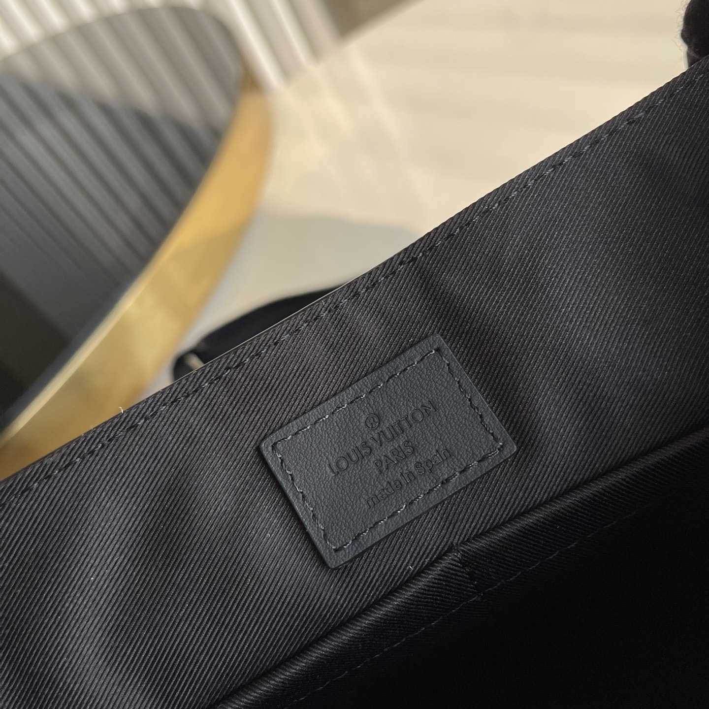 Louis Vuitton Takeoff Messenger(30.5x24x10cm)   M57080 - FashionPlug