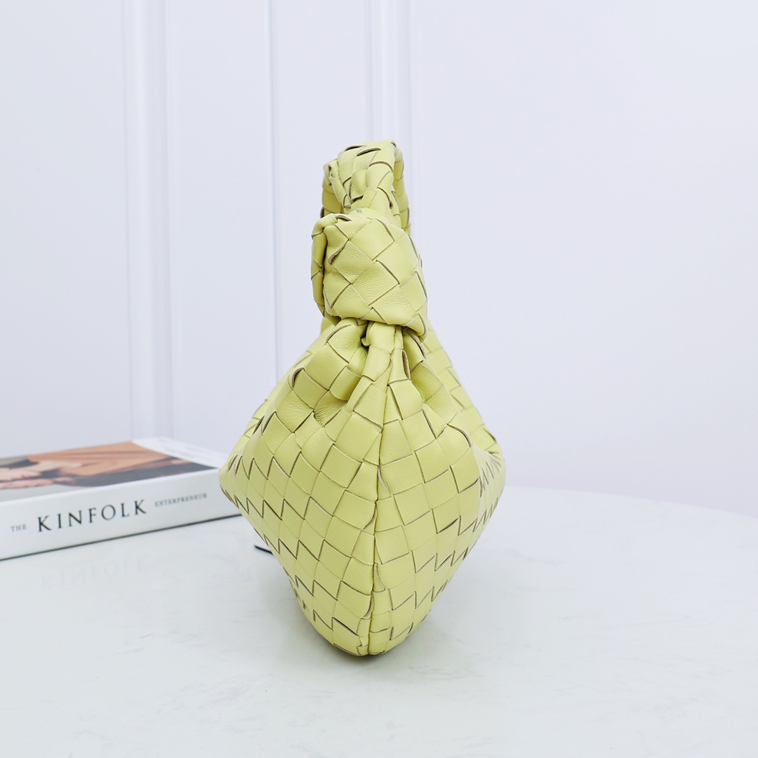 Bottega Veneta Teen Jodie - FashionPlug