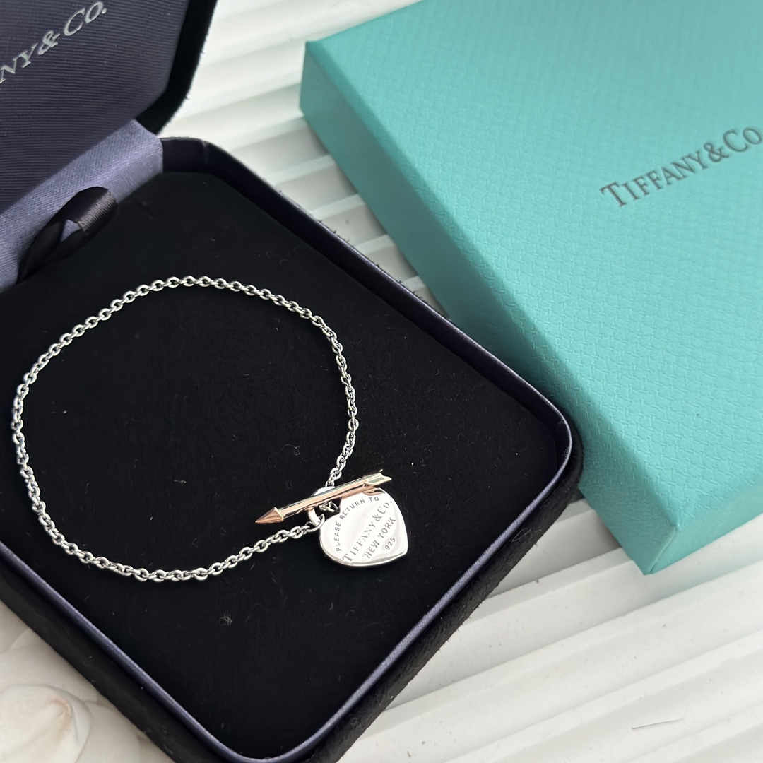 Tiffany&CO Lovestruck Heart Tag Bracelet - FashionPlug