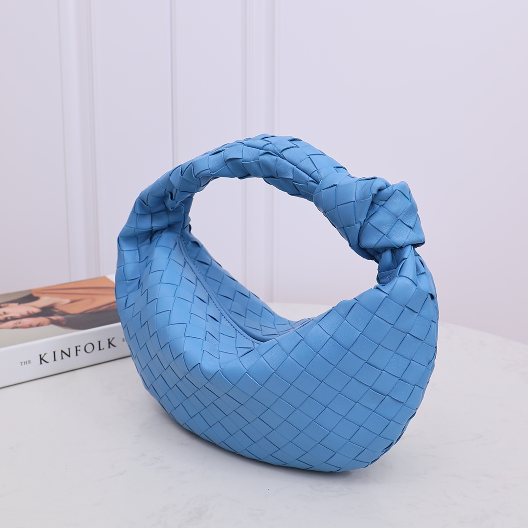 Bottega Veneta Teen Jodie - FashionPlug