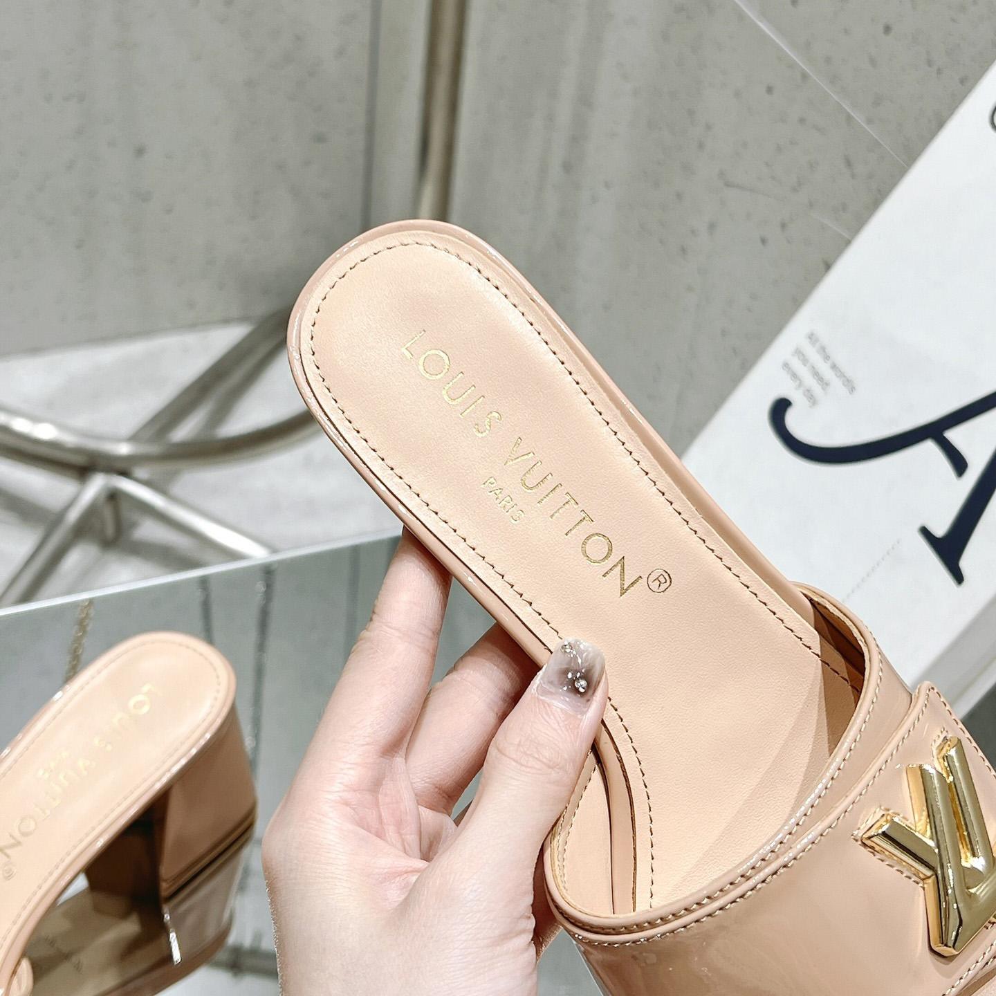 Louis Vuitton Shake Mule   1ABID2 - FashionPlug