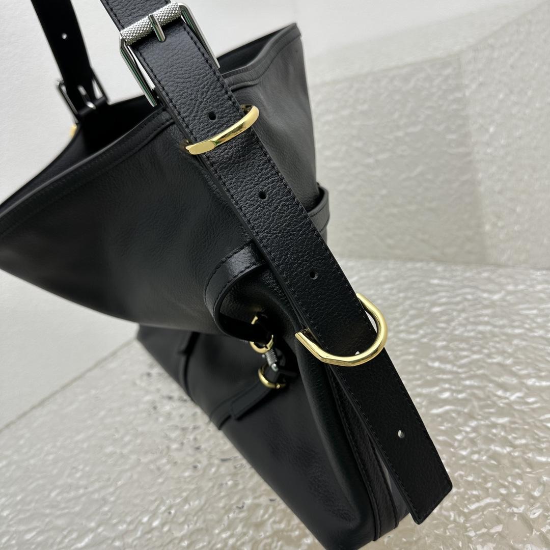 Givenchy Medium Voyou Bag In Leather(32-37-6.5cm) - FashionPlug