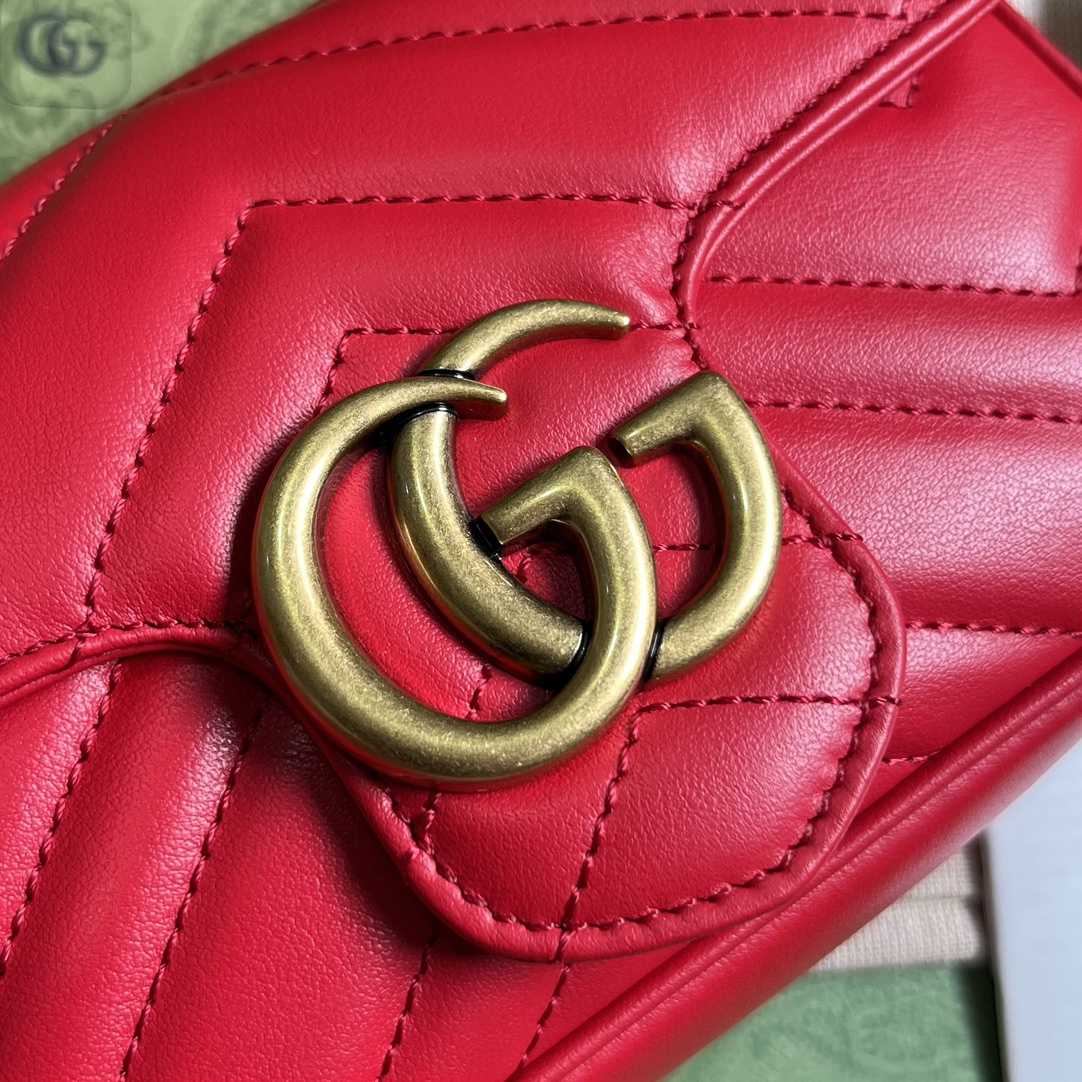 Gucci GG Marmont Matelassé Super Mini Bag (16.5-10-4.5cm) - FashionPlug