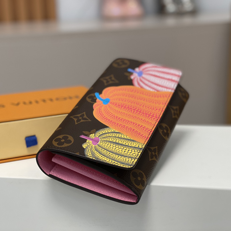 Louis Vuitton LV x YK Sarah Wallet (19 x 10.5 x 2 cm)    M82114 - FashionPlug