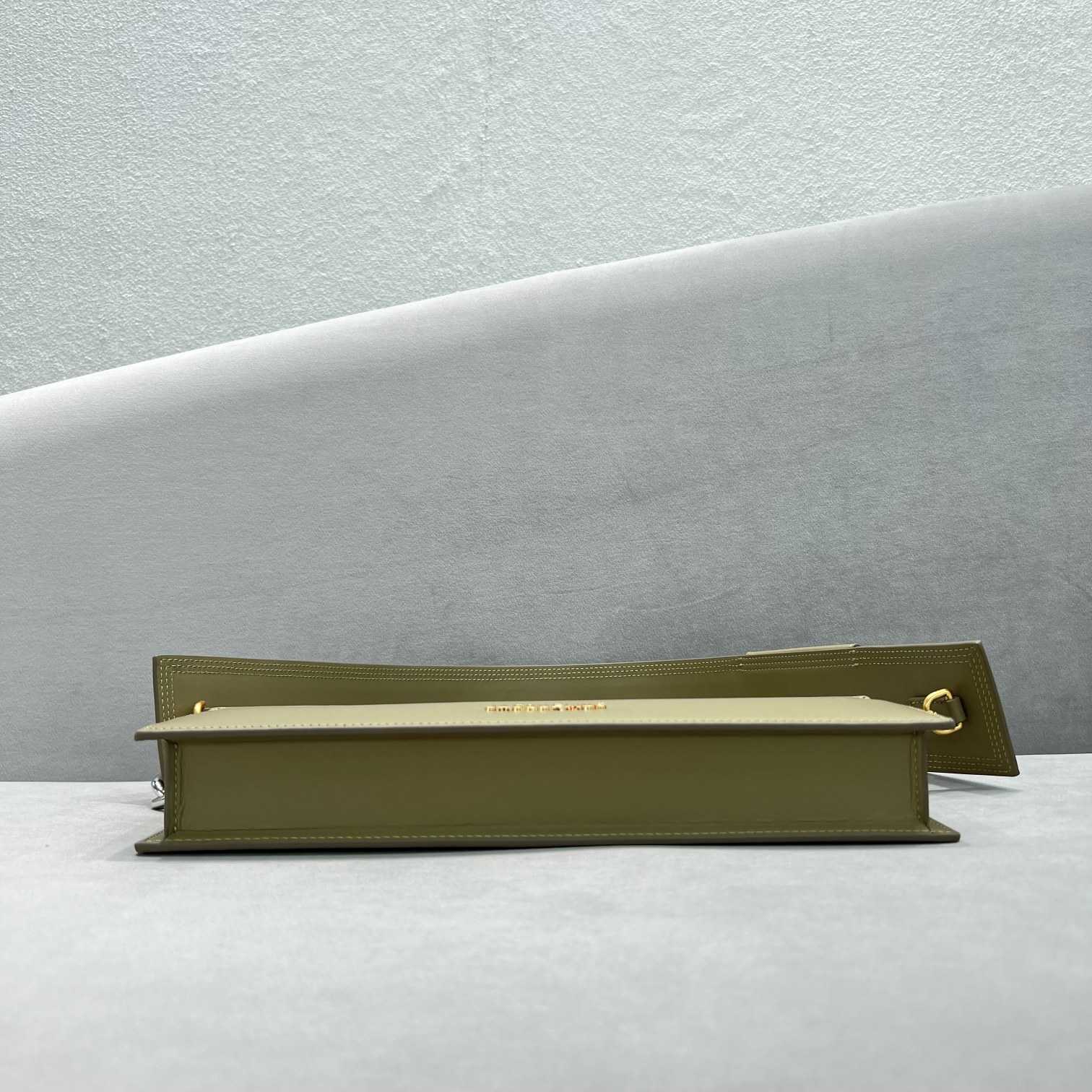 Jacquemus Le Ciuciu Leather Shoulder Bag (30x10.5x4.5cm) - FashionPlug