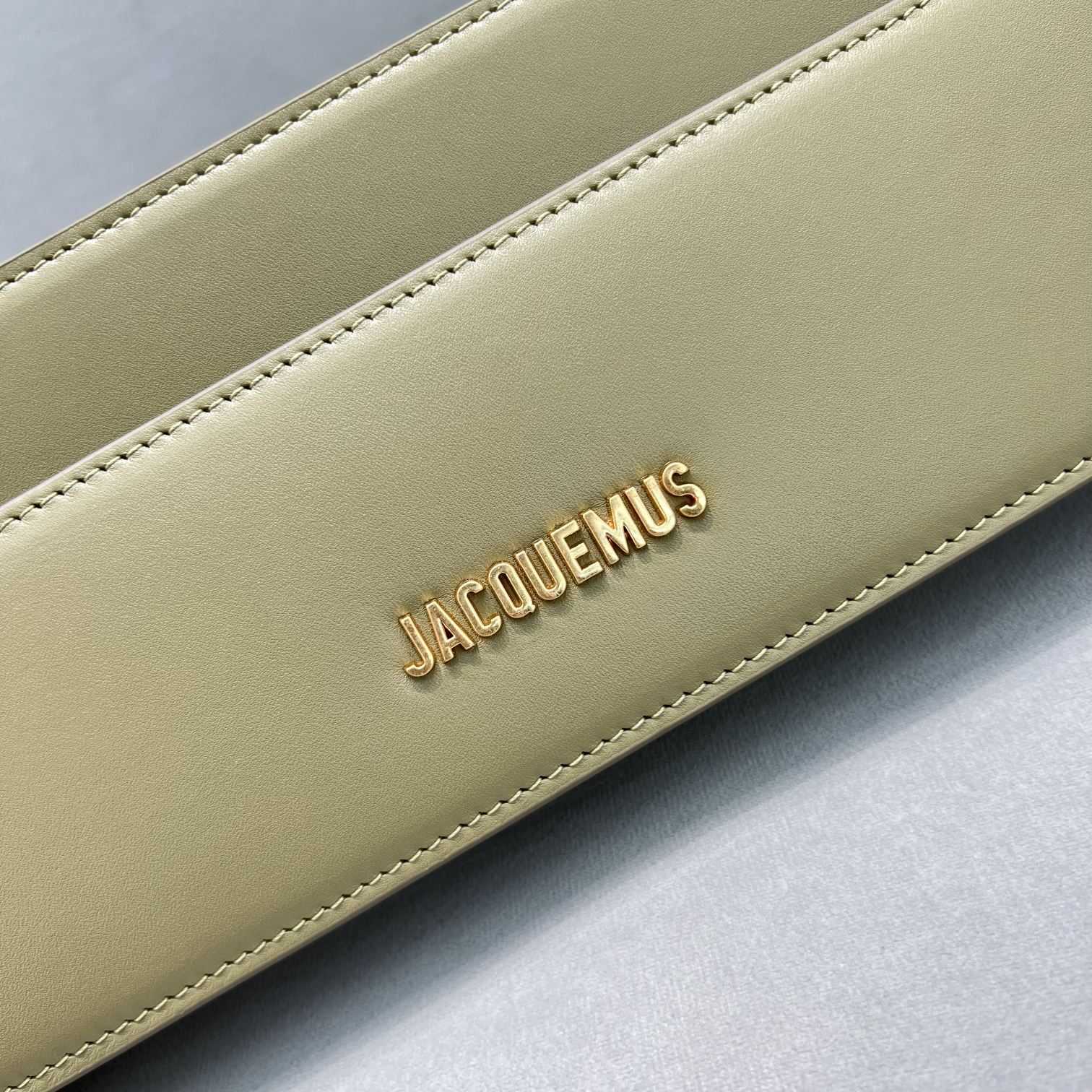 Jacquemus Le Ciuciu Leather Shoulder Bag (30x10.5x4.5cm) - FashionPlug