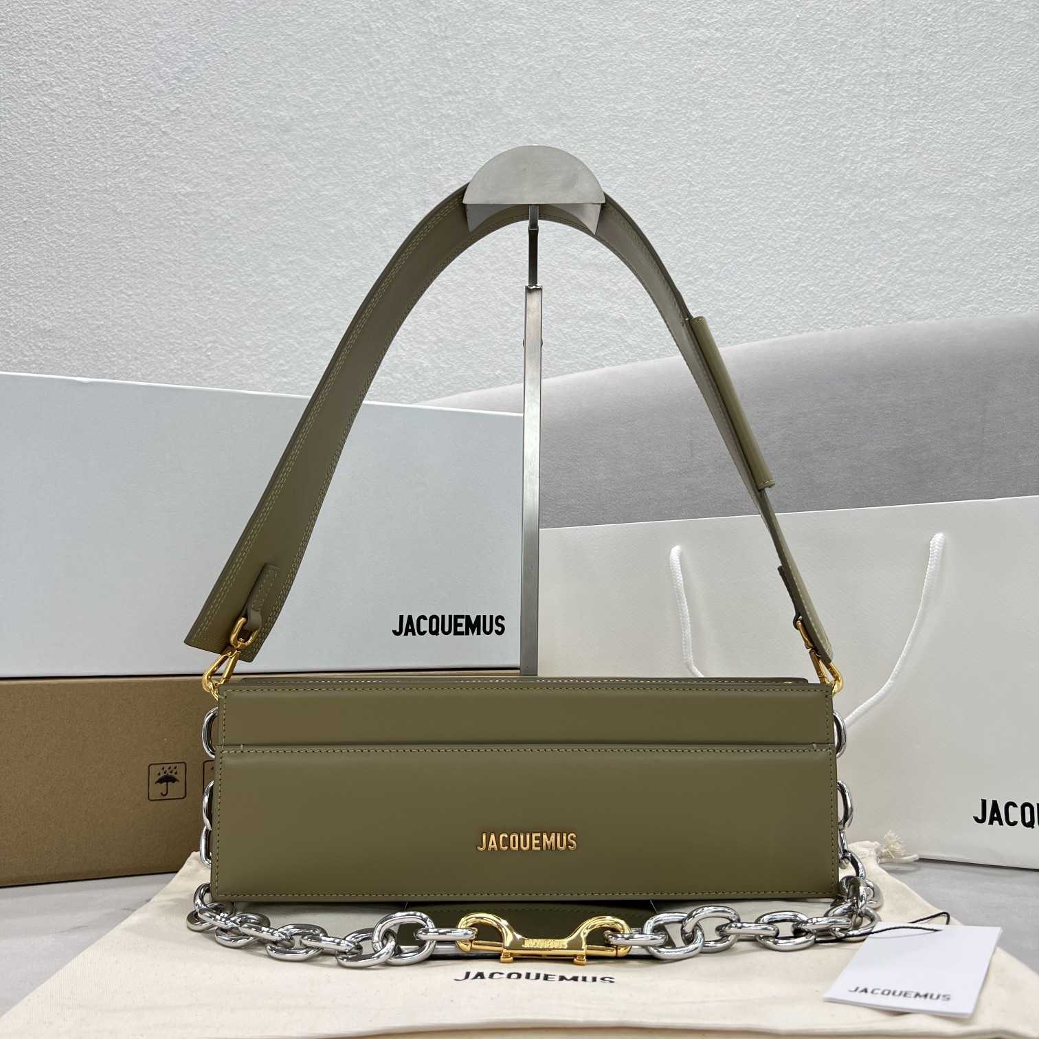 Jacquemus Le Ciuciu Leather Shoulder Bag (30x10.5x4.5cm) - FashionPlug