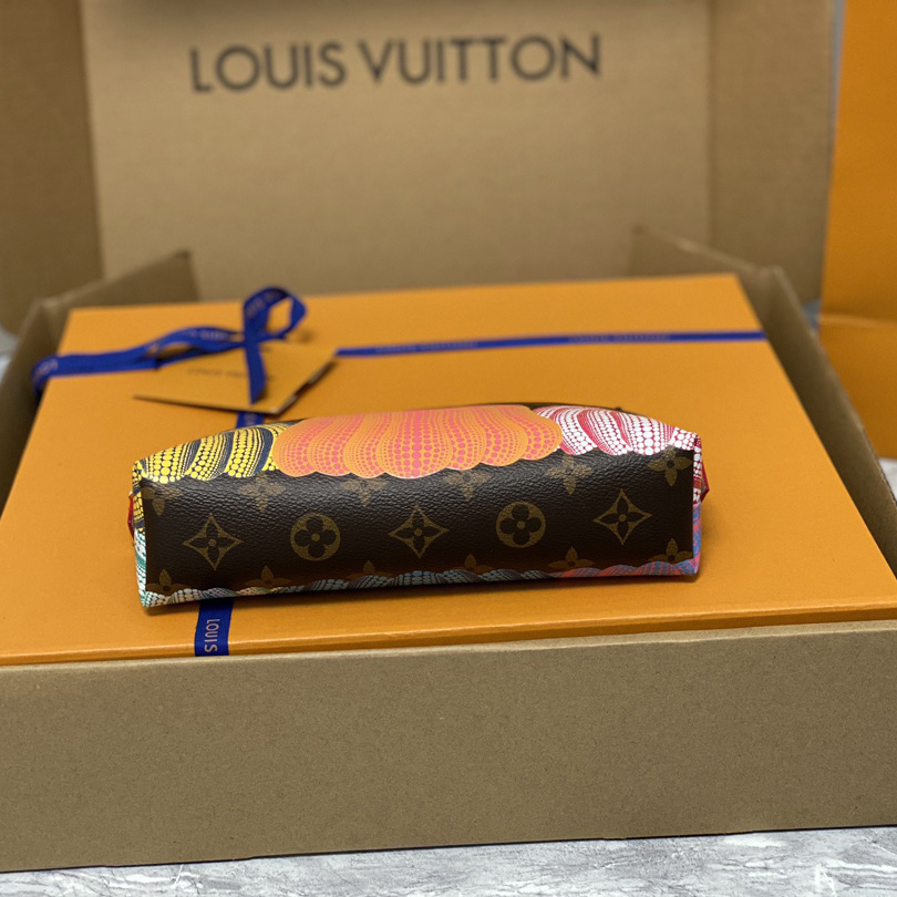 Louis Vuitton LV x YK Cosmetic Pouch (24×17×6 cm)        M46472 - FashionPlug