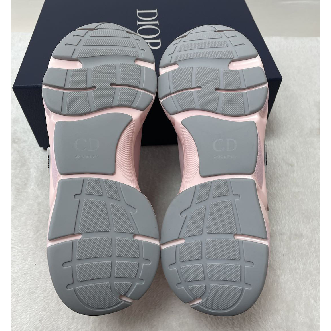 Dior B22 Sneaker  - FashionPlug