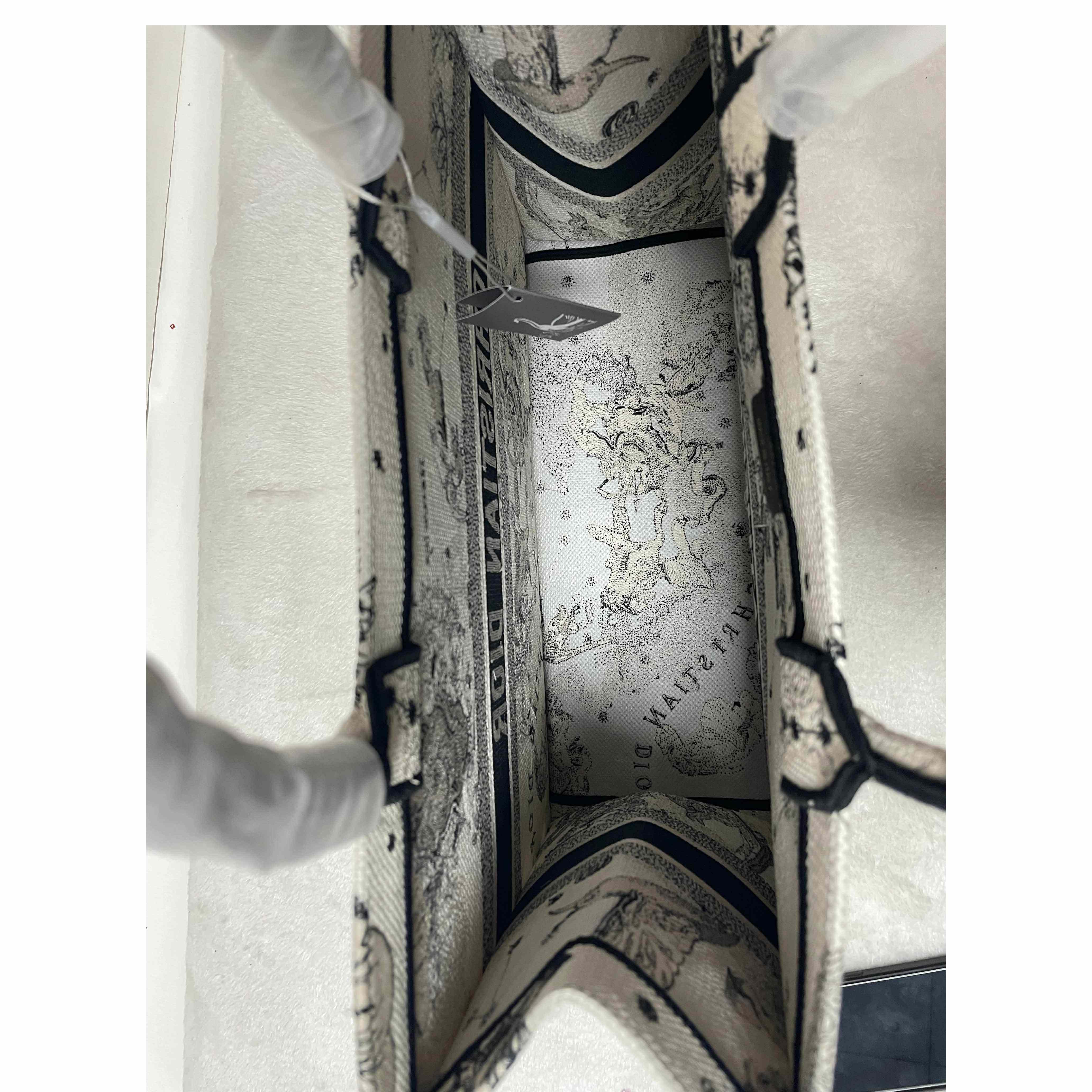 Dior Oblique Embroidered Book Tote(41.5-25-18cm) (50% Off Sale) pb139 - FashionPlug