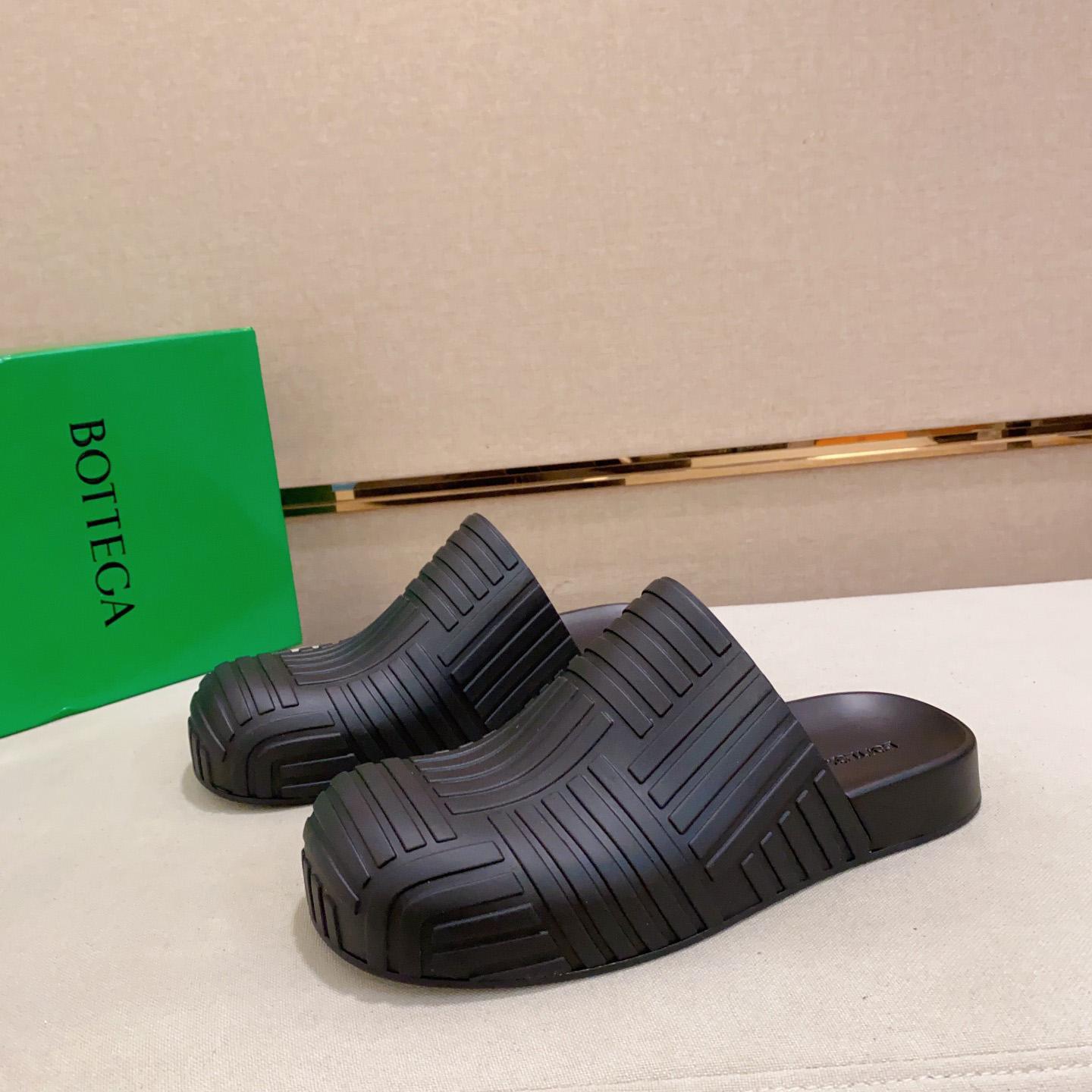 Bottega Veneta Rubber Clogs - FashionPlug